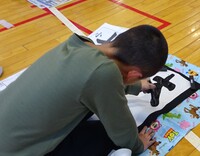 集中して書いている児童②